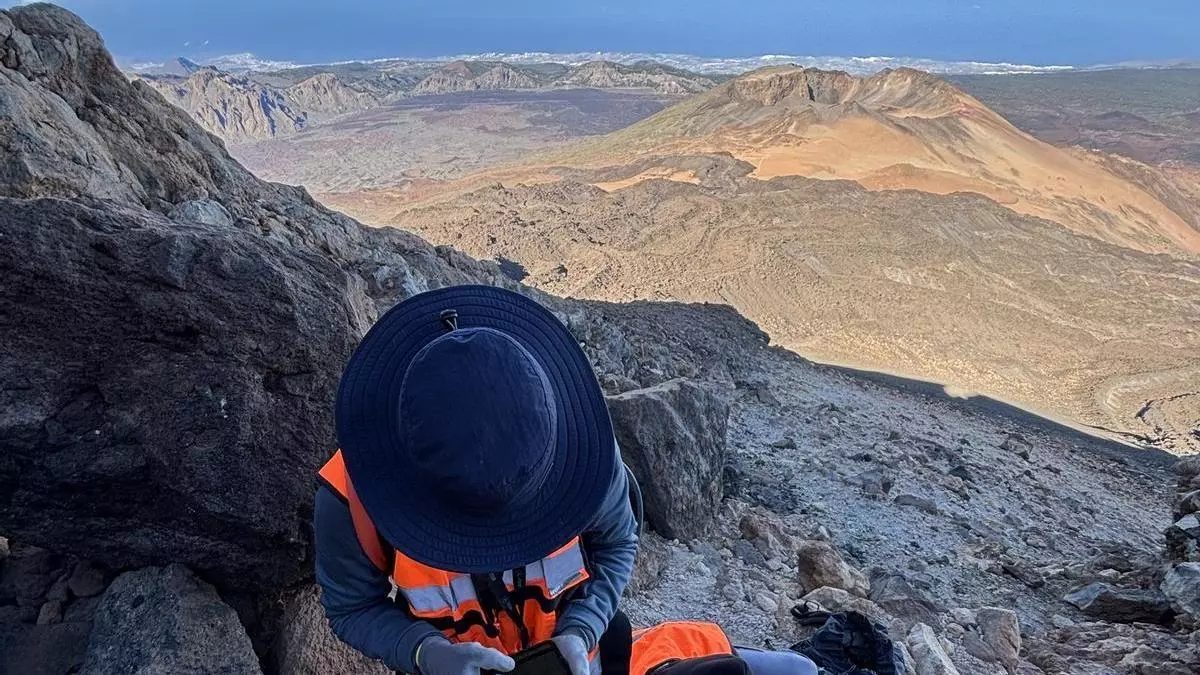 Así vigilan los científicos de Involcan la actividad del Teide
