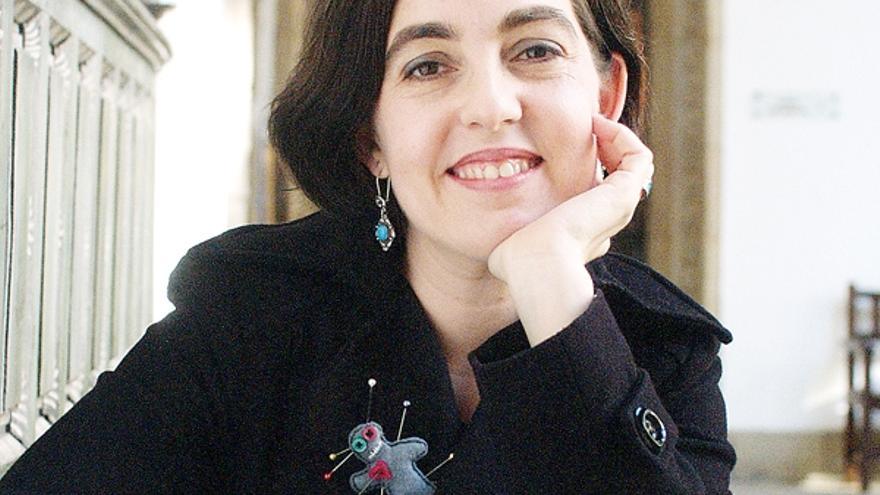 La escritora Mercedes Castro, en Santiago.