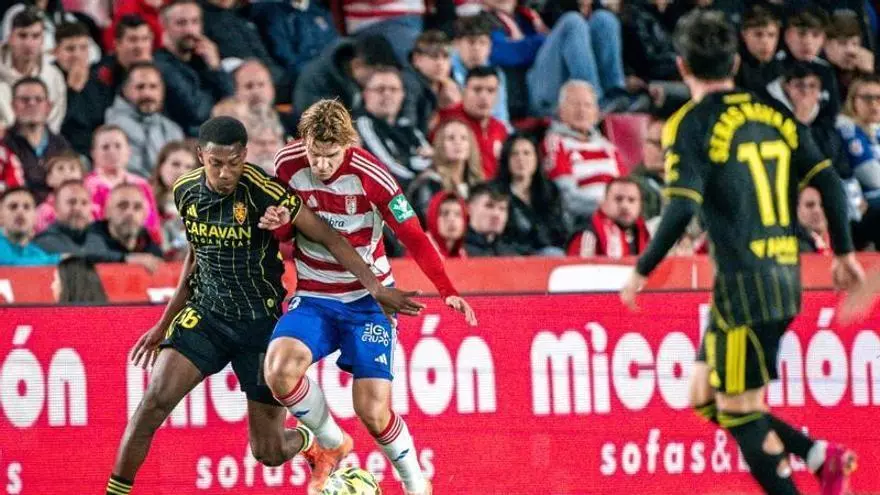 Álex Gomes, dos contratos y dos cláusulas en el Real Zaragoza