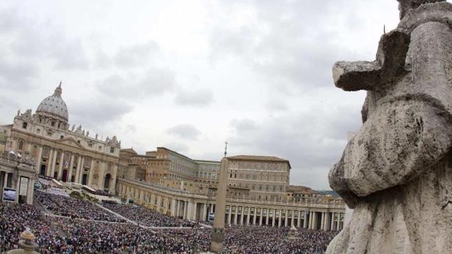 La plaza de San Pedro, ayer, durante la misa por la beatificación de Juan Pablo II.