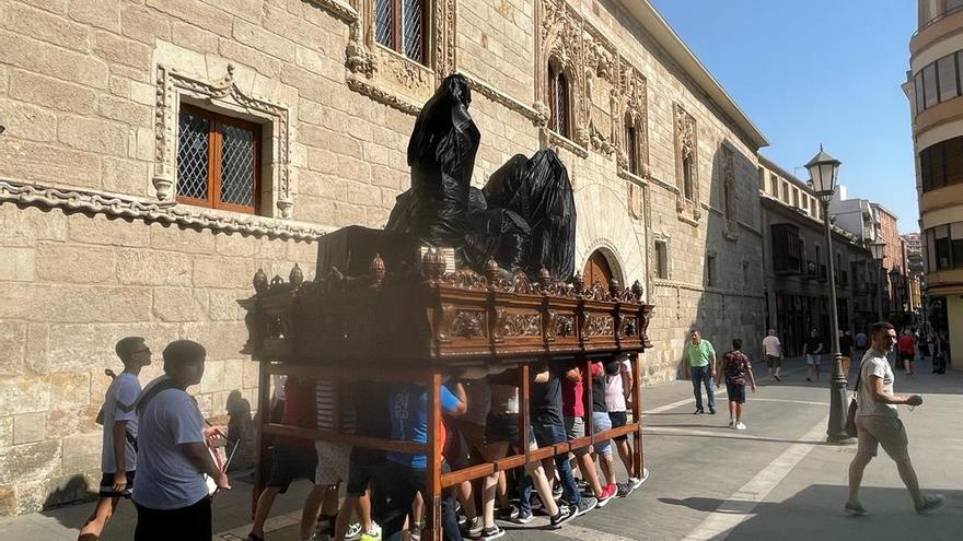 Retorno del Sepulcro de la Semana Santa de Zamora.