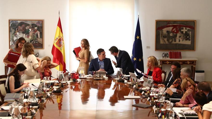 Suspenso general al Gobierno de Sánchez: ningún ministro aprueba, según el CIS