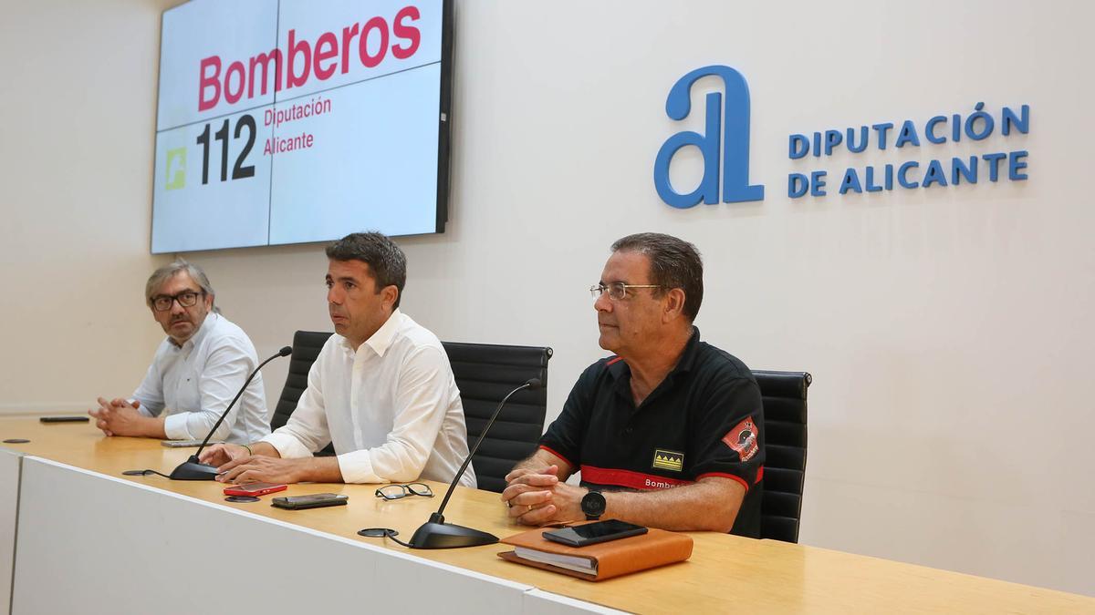 El presidente de la Diputación de Alicante presentando el dispositivo especial de prevención estival.