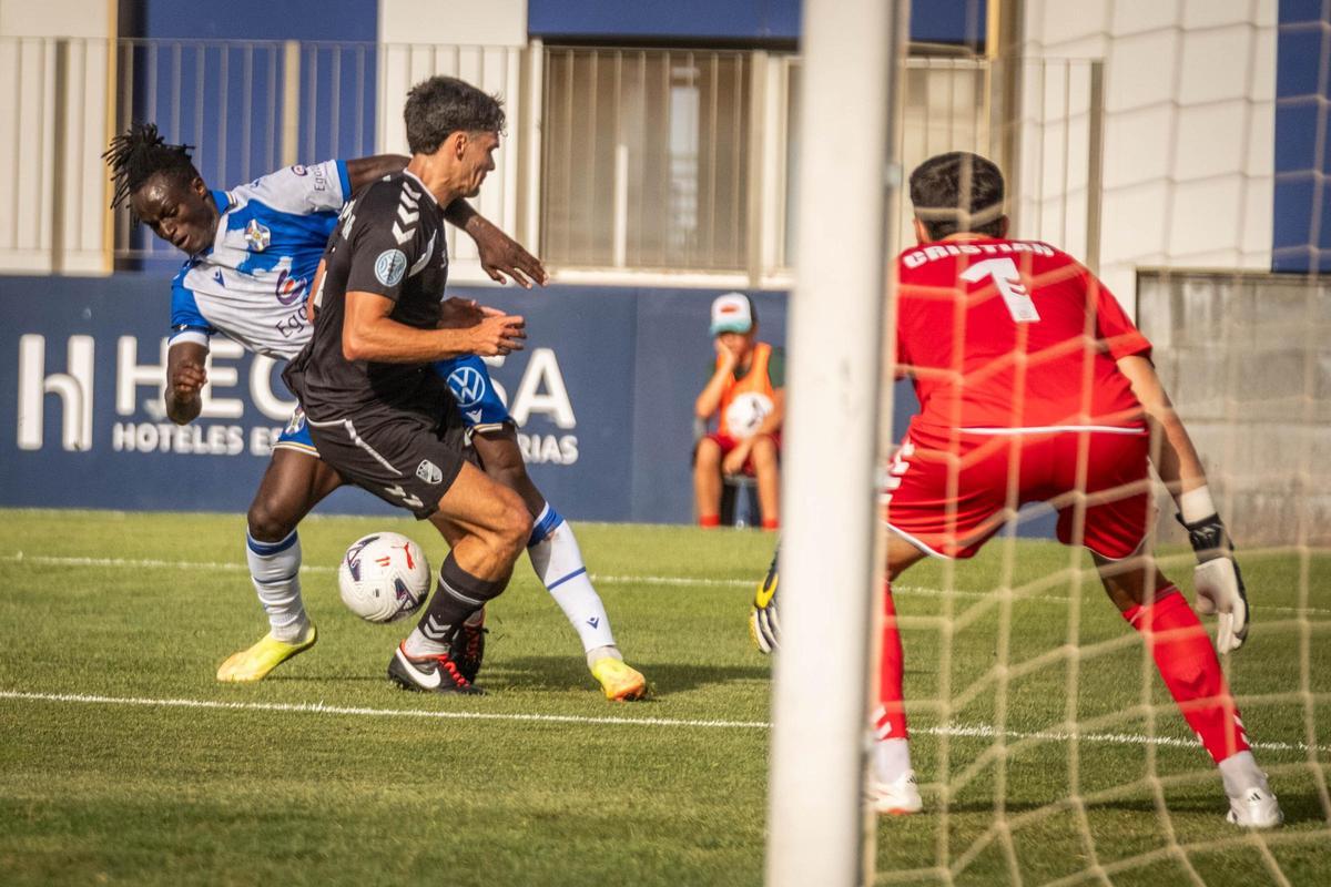 Partido amistoso entre el CD Tenerife y el Tamaraceite