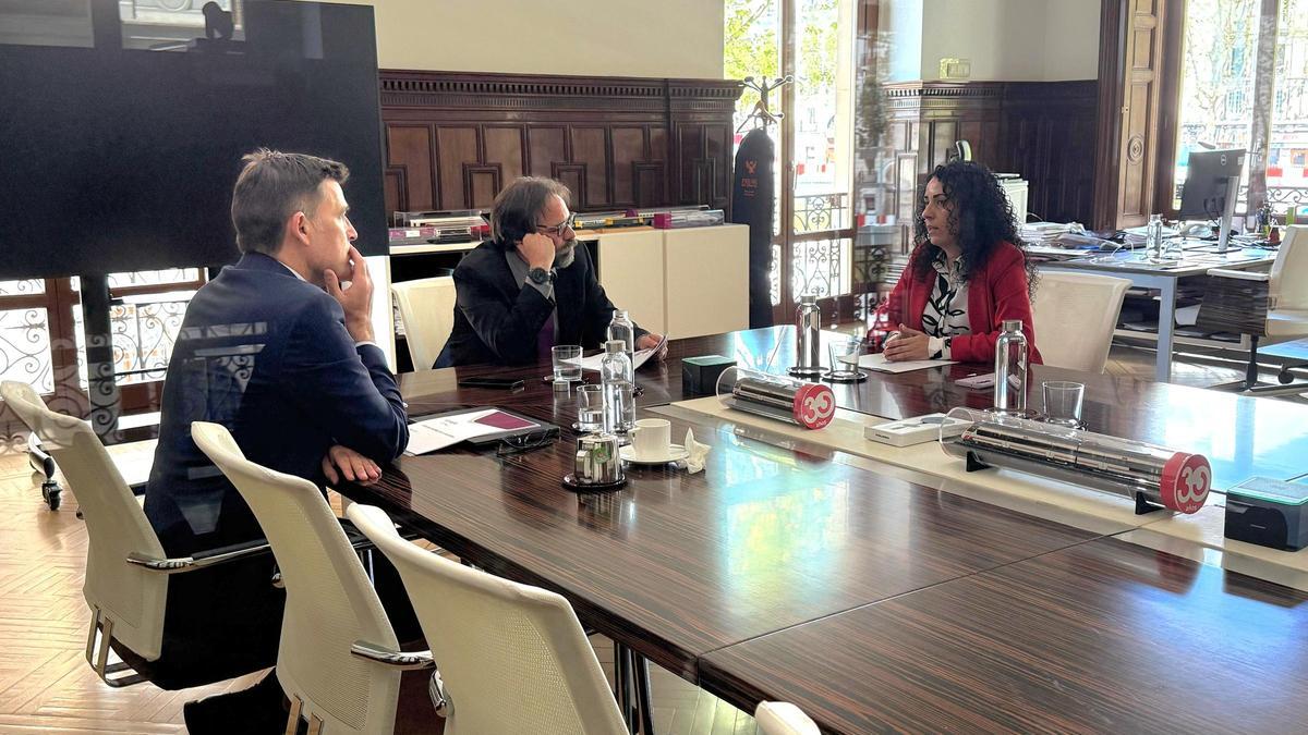 La reunión de Lara Romero con responsables de Renfe, en Madrid.