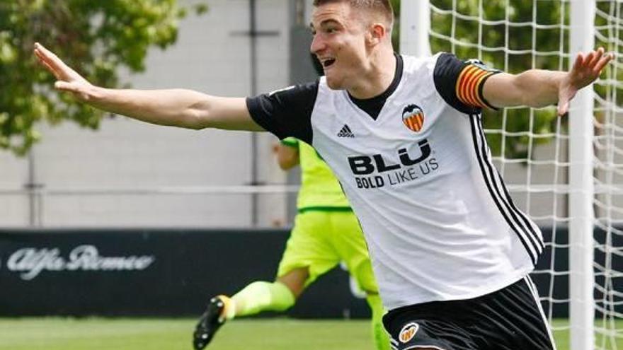 Jordi Sánchez celebra el 1-0 antes de ser expulsado.