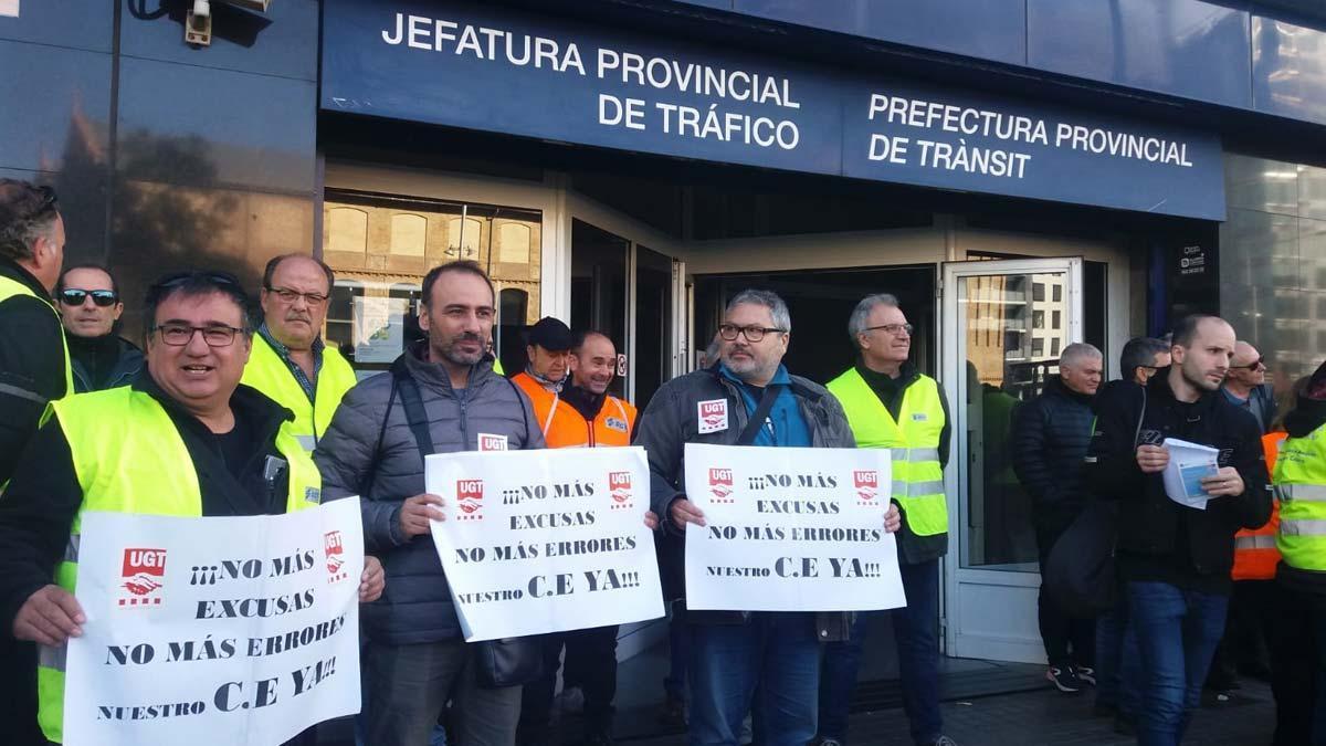 Más de 5.000 alumnos se quedan sin hacer el examen de conducir por la huelga