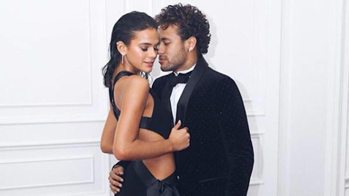 Neymar y Bruna Marquezine en Paris el 5 de febrero