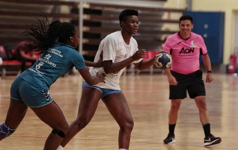 Salud-Rocasa | 15/08/2020.Partido de balonmano de la Copa Gobierno de Canarias.  | 15/08/2020 | Fotógrafo: María Pisaca Gámez