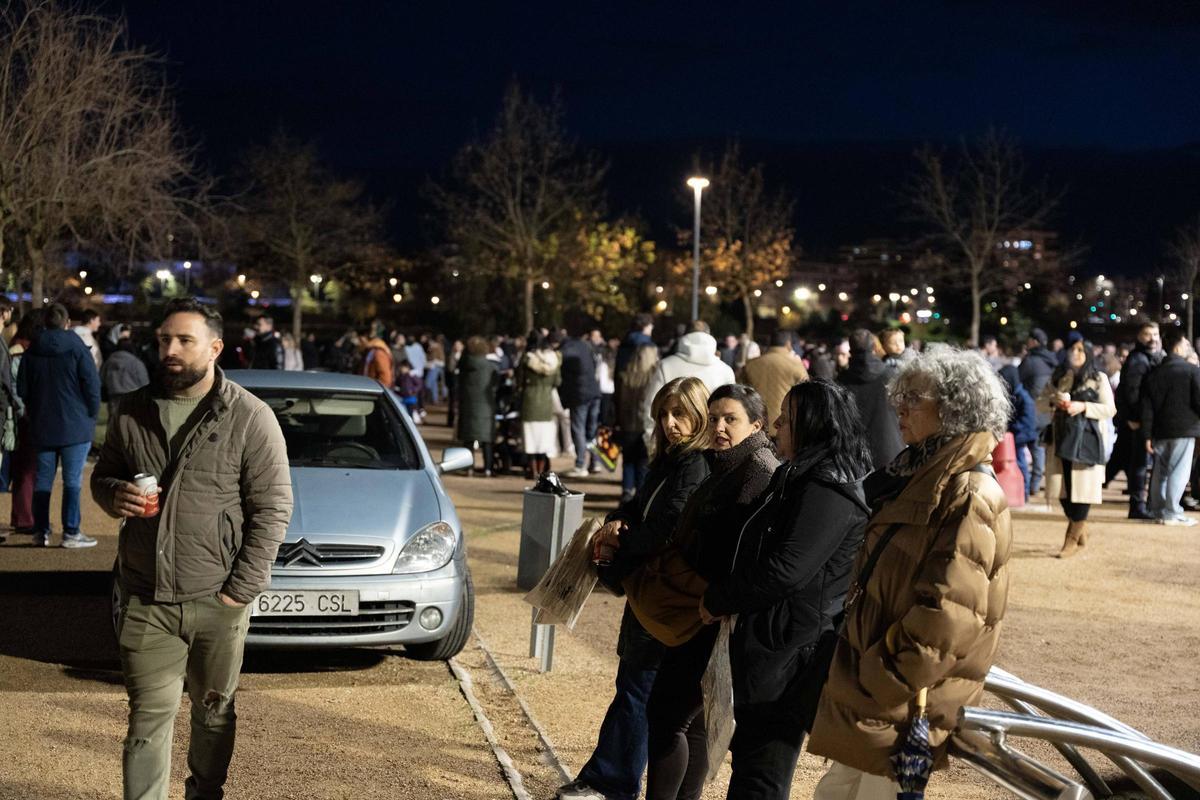 Fotogalería | Badajoz se vuelca un año más con la Noche de los Deseos a orillas del Guadiana