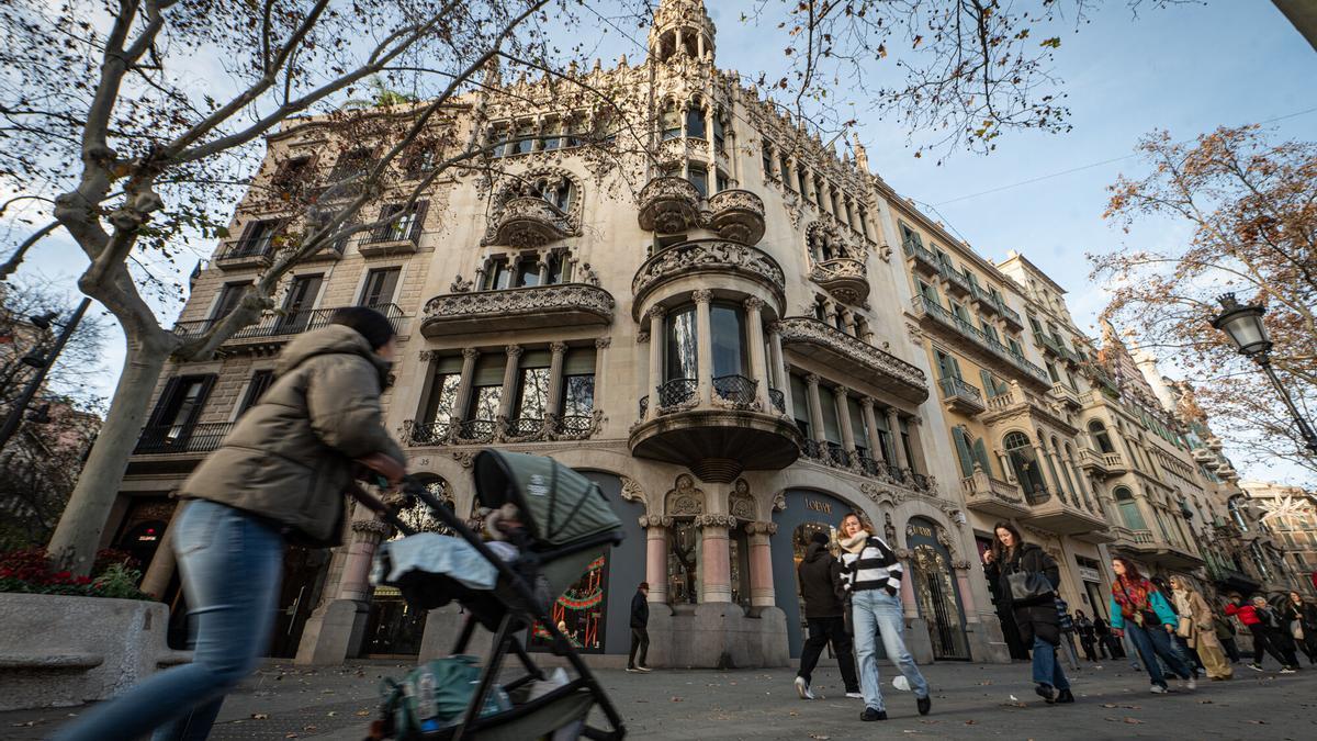 Exterior de la Casa Lleó i Morera, obra modernista de Domènech i Montaner