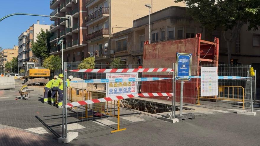 Así están cambiando las obras de alcantarillado la calle Antonio Machado de Elche: aparcamientos y nuevas aceras