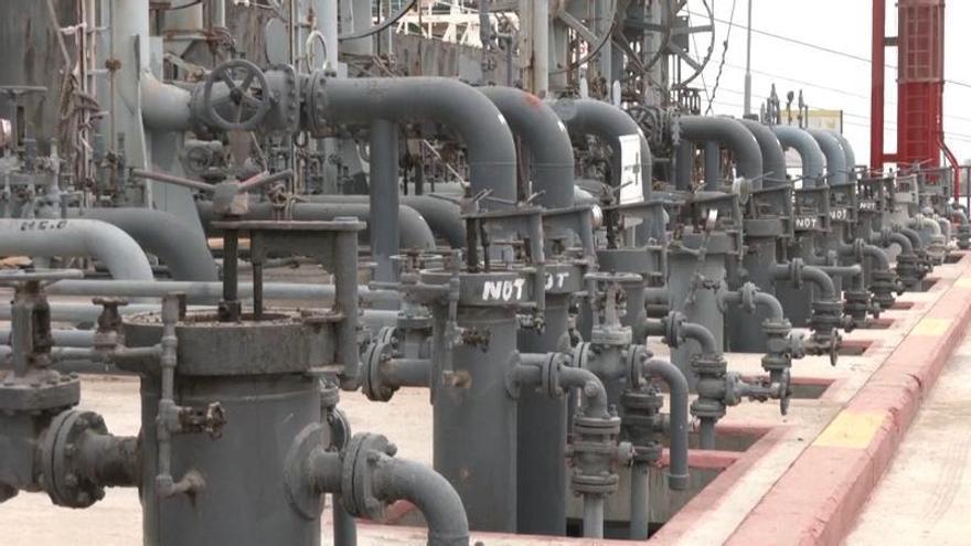 Estados Unidos afloja la presión sobre Cuba y permite el paso a un petrolero ruso