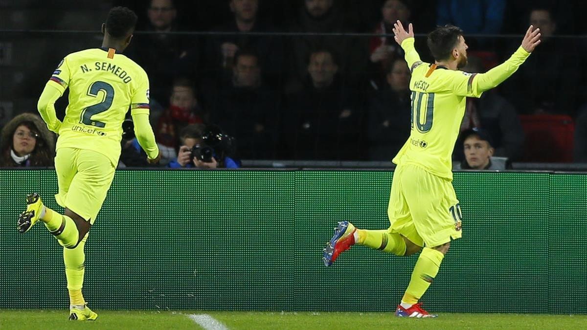 Semedo persigue a Messi para felicitarle por el 0-1 anotado por el capitán en Eindhoven.