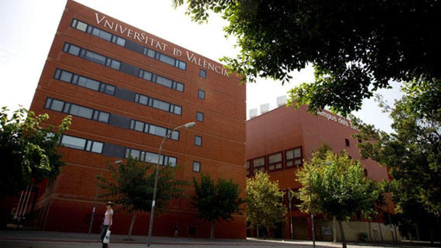 La universidad quiere evitar el &#039;botellón&#039; y vallará Tarongers