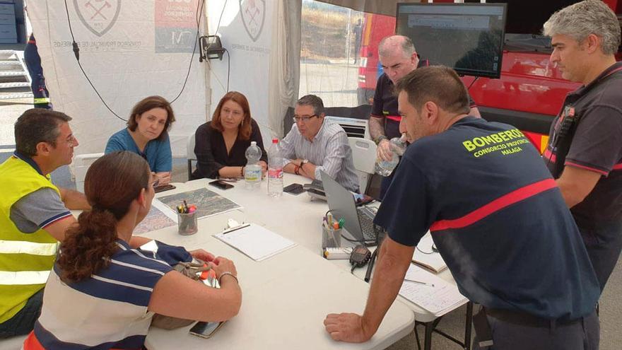 Francis Salado, en el puesto de mando del dispositivo de extinción del incendio de Estepona.