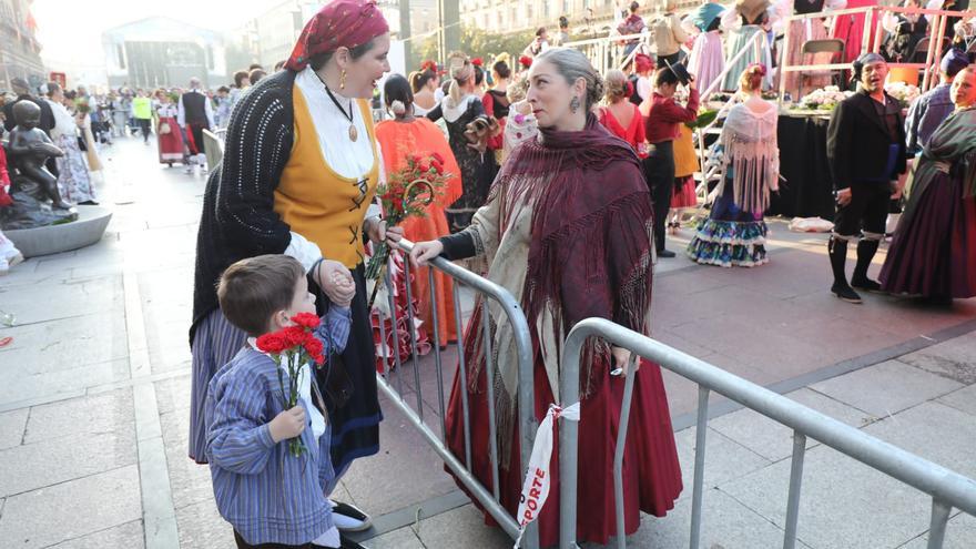 Millones de flores de colores para la Virgen del Pilar