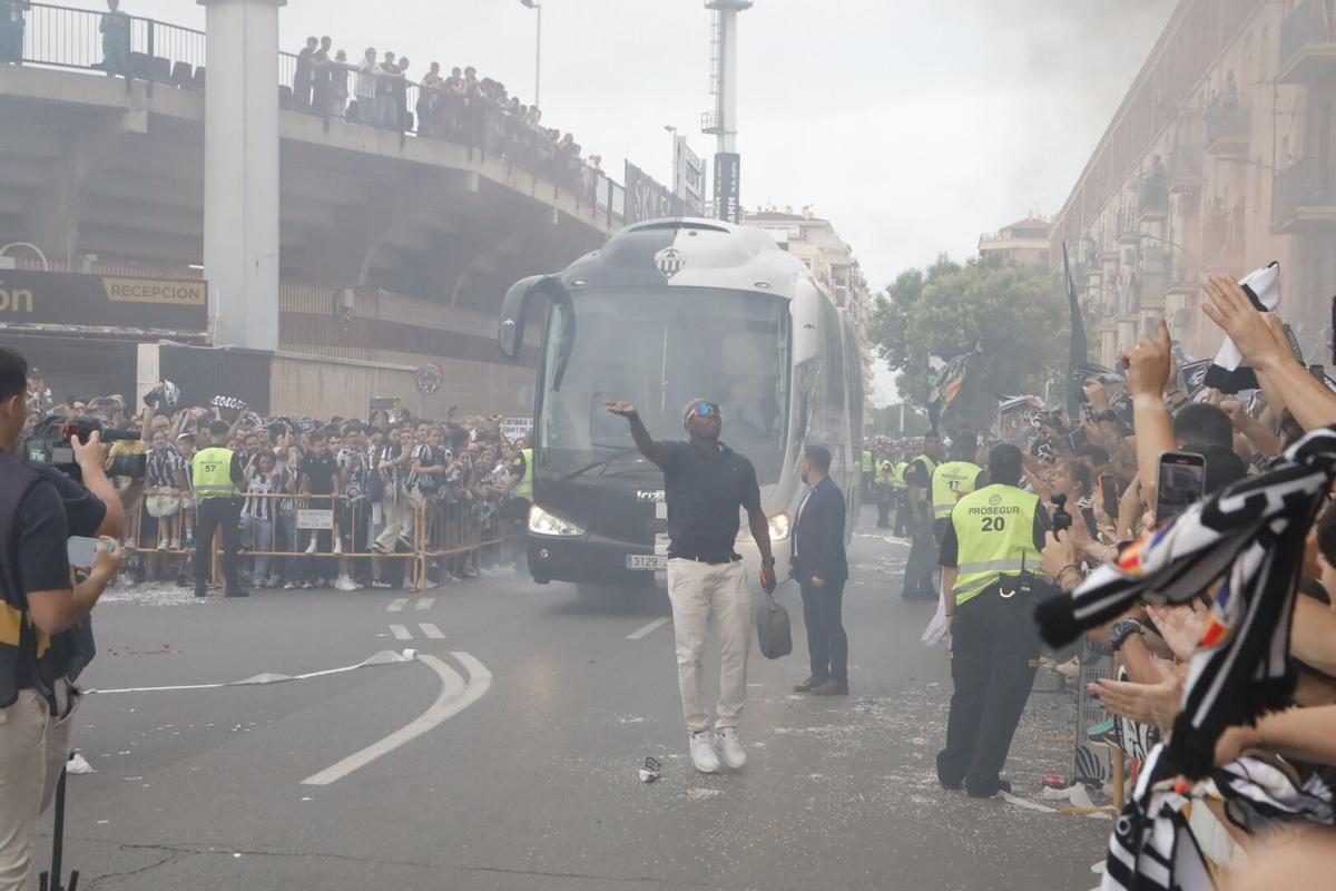 Galería | El recibimiento al autobús del Castellón, en imágenes Galería | El recibimiento al autobús del Castellón, en imágenes