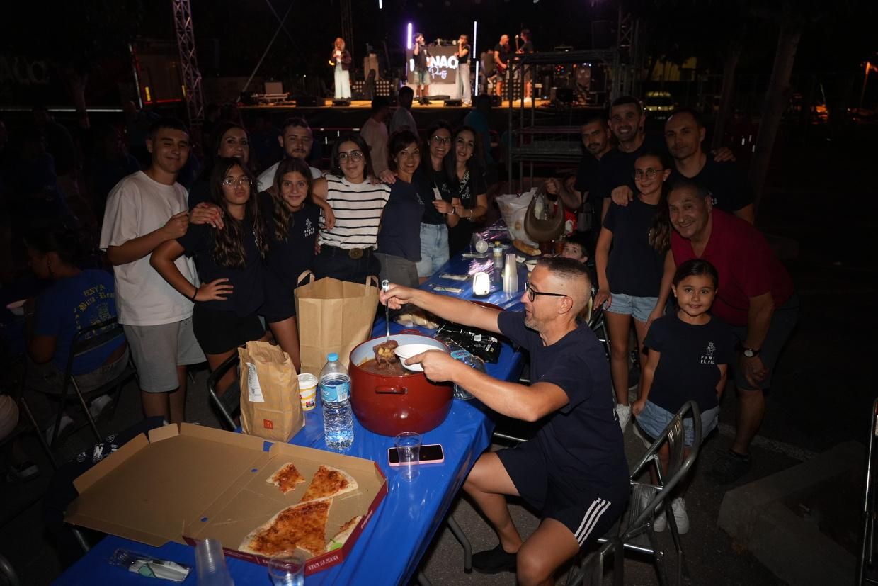 Galería: Les imatges del sopar de tombet de les penyes en les festes de Vila-real