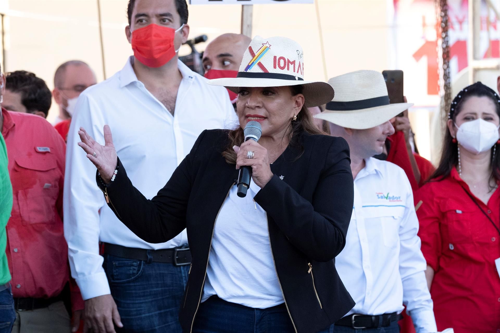 Xiomara Castro, durante un acto electoral.