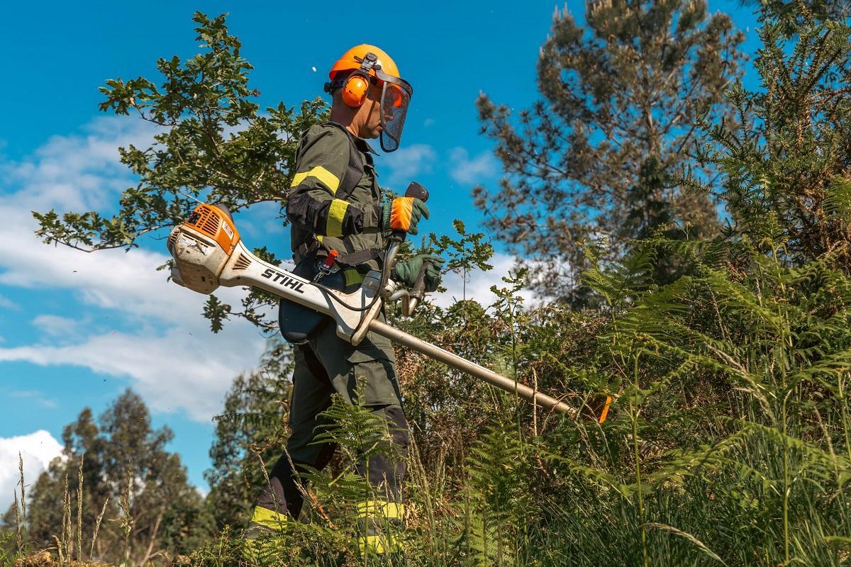 Miembros de la Brigada Sar I de los bomberos forestales fijos-discontinuos de la Xunta de Galicia, con base en Herbón