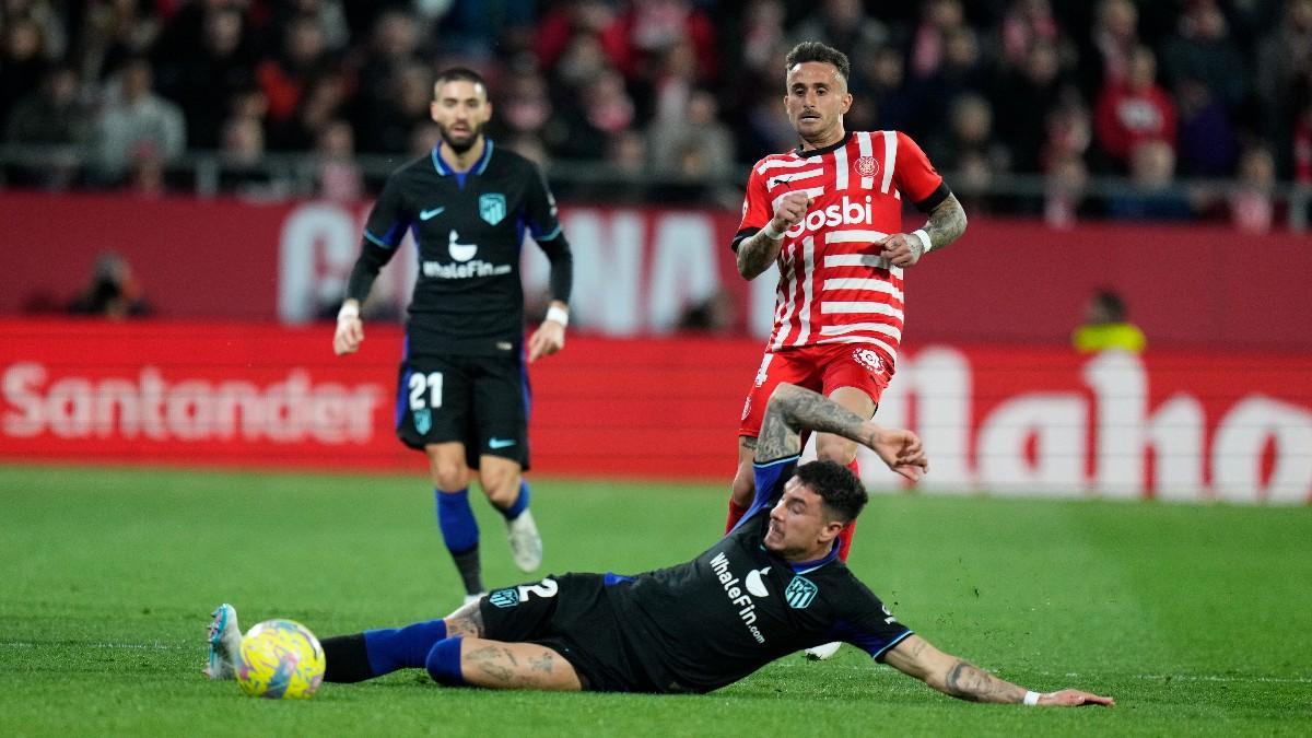 Aleix Garcia en una acción del partido