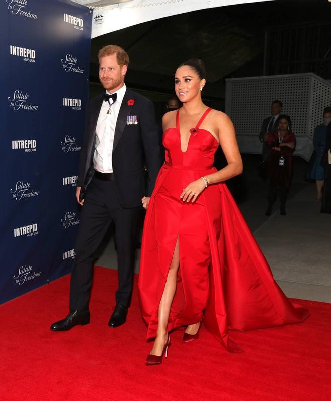 Meghan Markle y el príncipe Harry en la gala Salute to Freedom