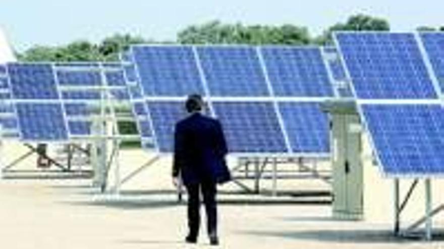 El parque solar de Cáceres ya genera energía para 1.300 viviendas