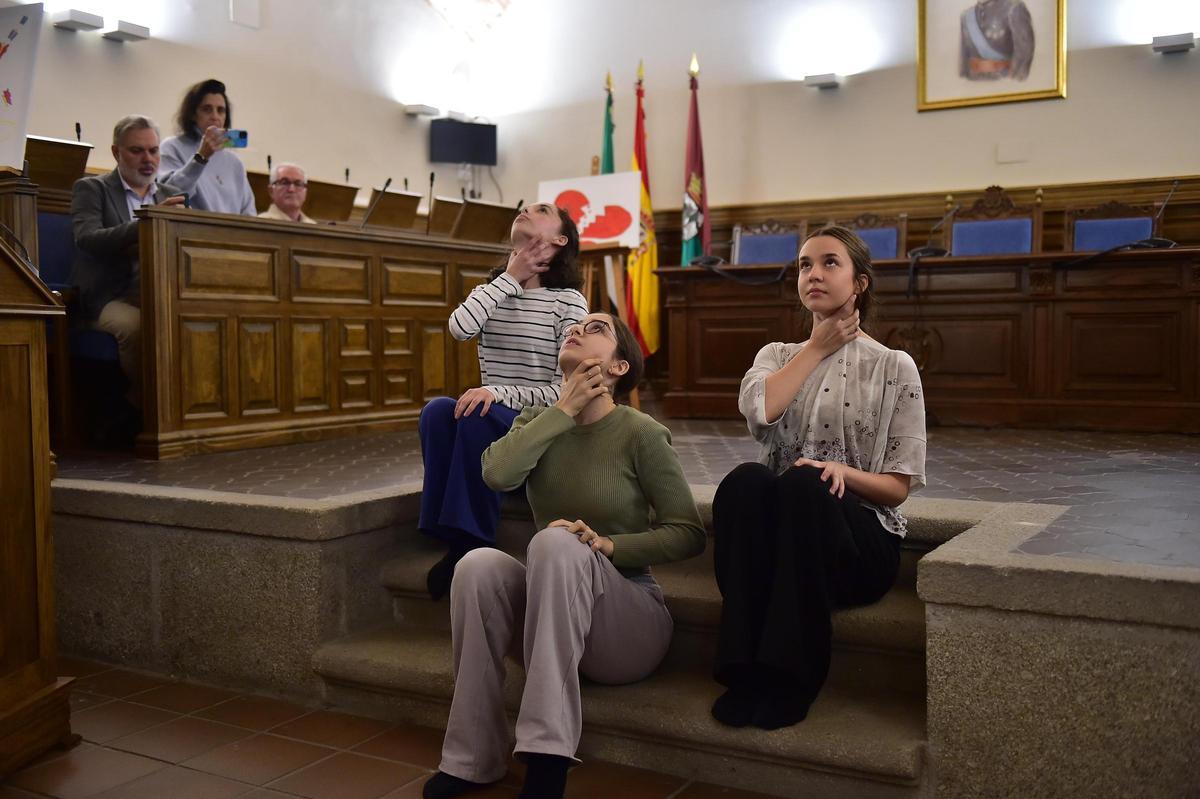 Alumnas de la escuela de danza de la Diputación de Cáceres en Plasencia.