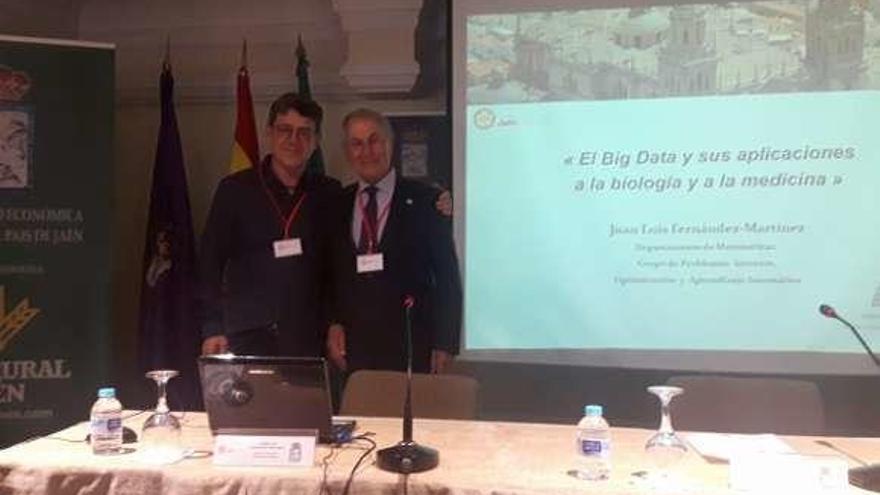 El ingeniero Juan Luis Fernández y Antonio Sabino, ayer, en Jaén.