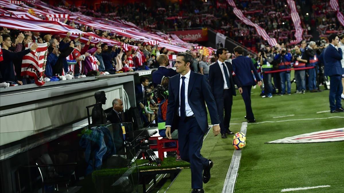 jcarmengol40726829 fc barcelona s head manager ernesto valverde  arrives to the171028231923
