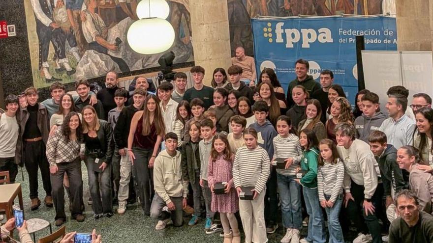 Premiados en la gala del pádel asturiano. | FPPA