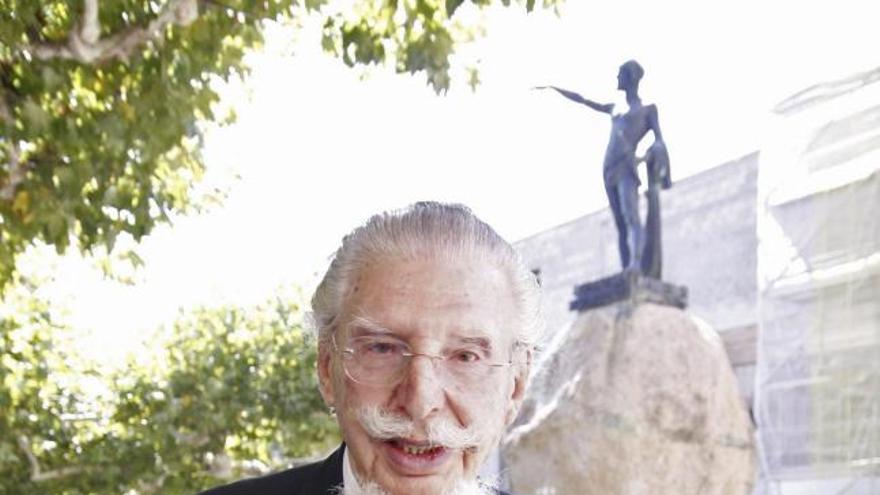 Leandro Alfonso de Borbón, ayer en la plaza de Viriato.