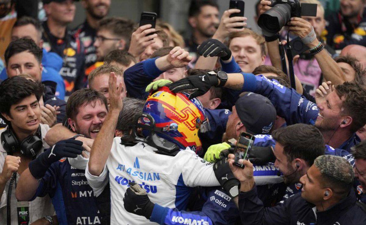 Sainz aconsegueix a Bakú el seu primer podi amb Williams Sainz aconsegueix a Bakú el seu primer podi amb Williams