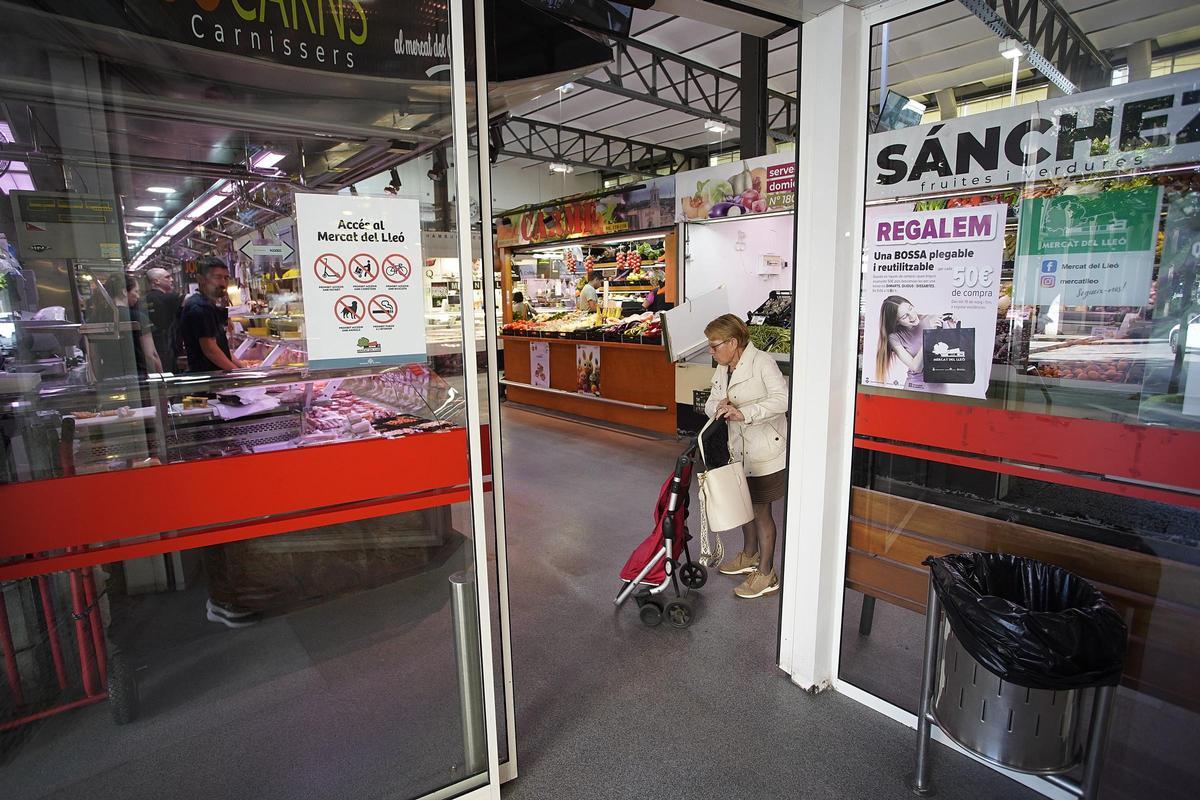 Una de les portes del Mercat del Lleó.