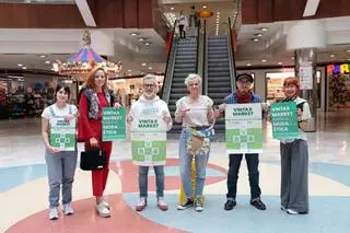 Un mercado de ropa de segunda mano en Vigo para plantar árboles y limpiar océanos