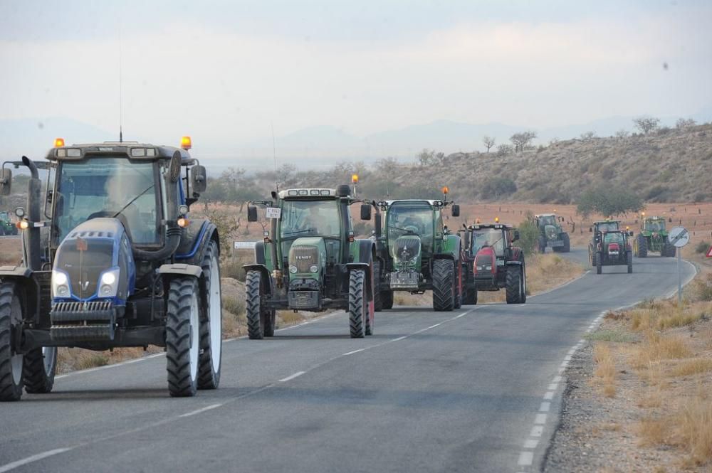 La protesta de agricultores a su paso por el Garru