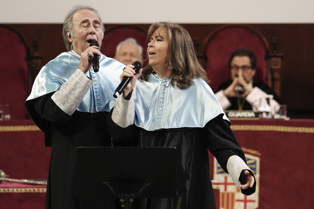 Serrat i Bonet cantant junts en l'acte