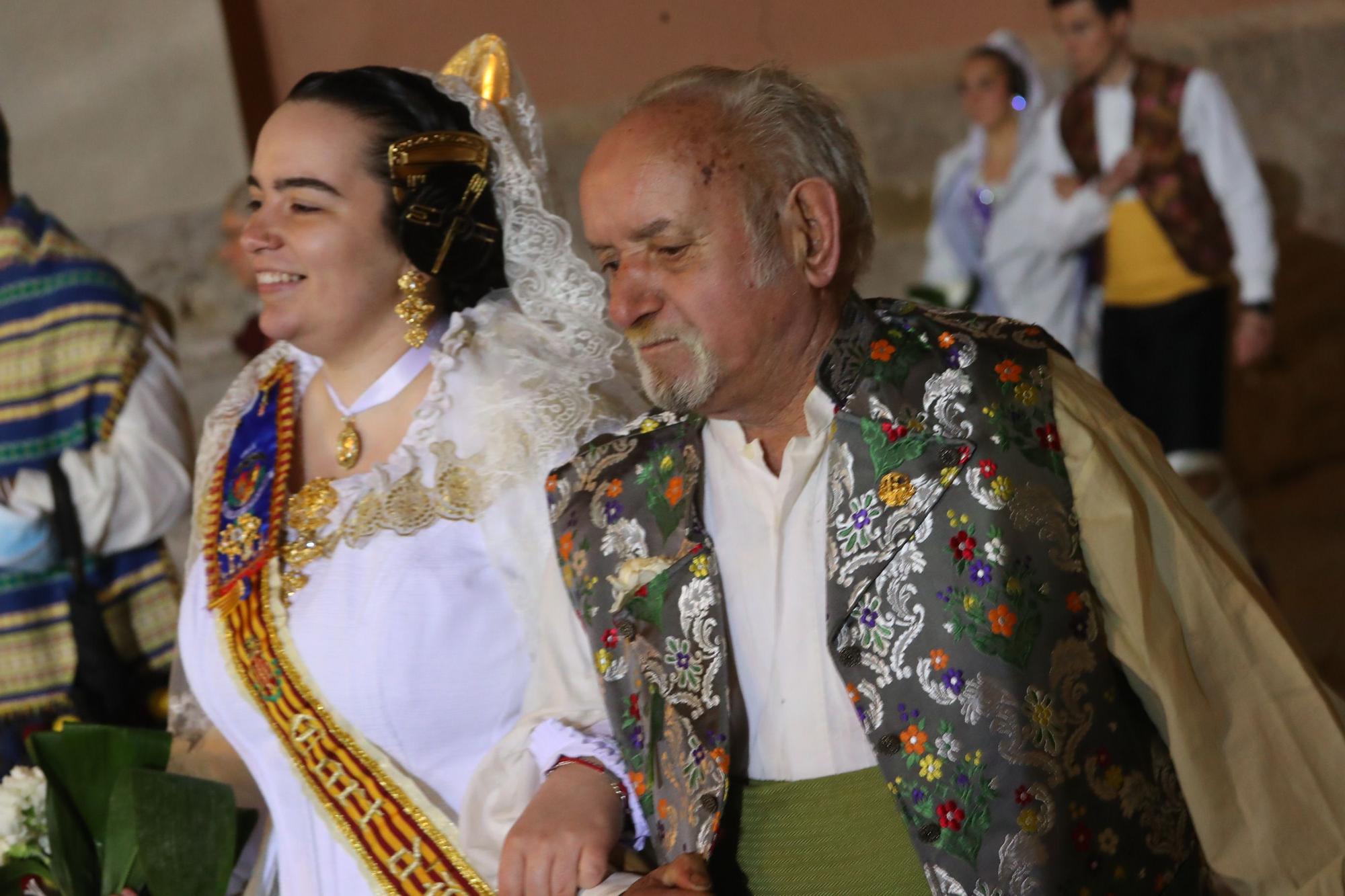 Búscate en el primer día de ofrenda por la calle de la Paz (entre las 21:00 a las 22:00 horas)