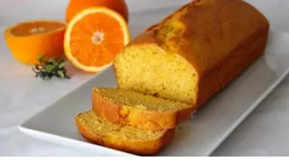 Los bizcochos de naranja más fáciles de preparar: sin huevo y en el microondas