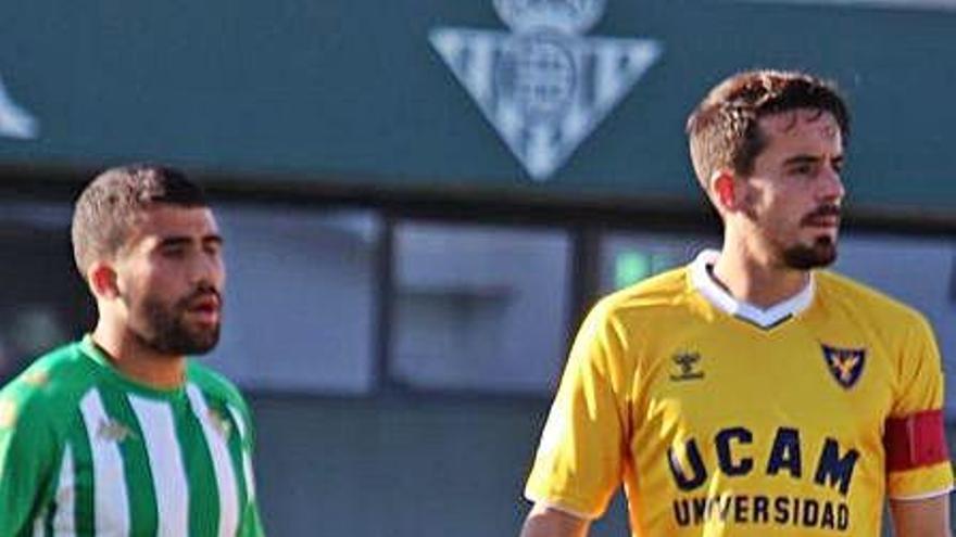 Rafa de Vicente, ante el Betis B.