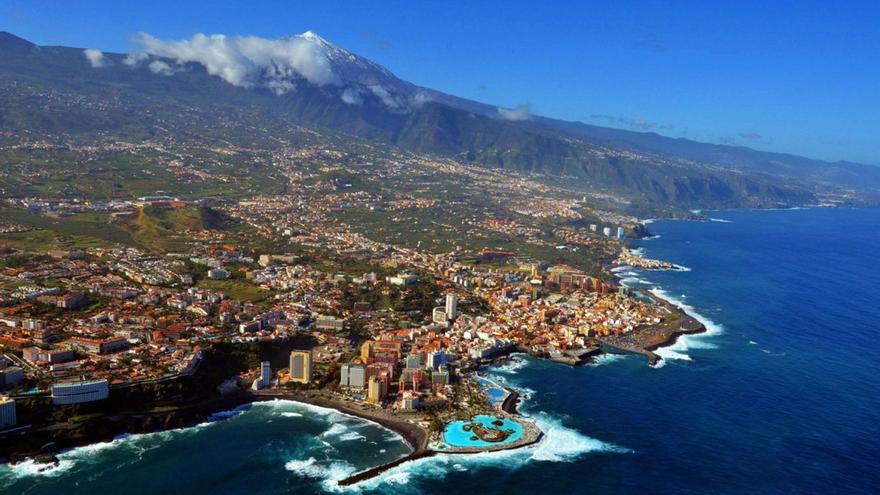 Panorámica aérea del Valle de La Orotava. |