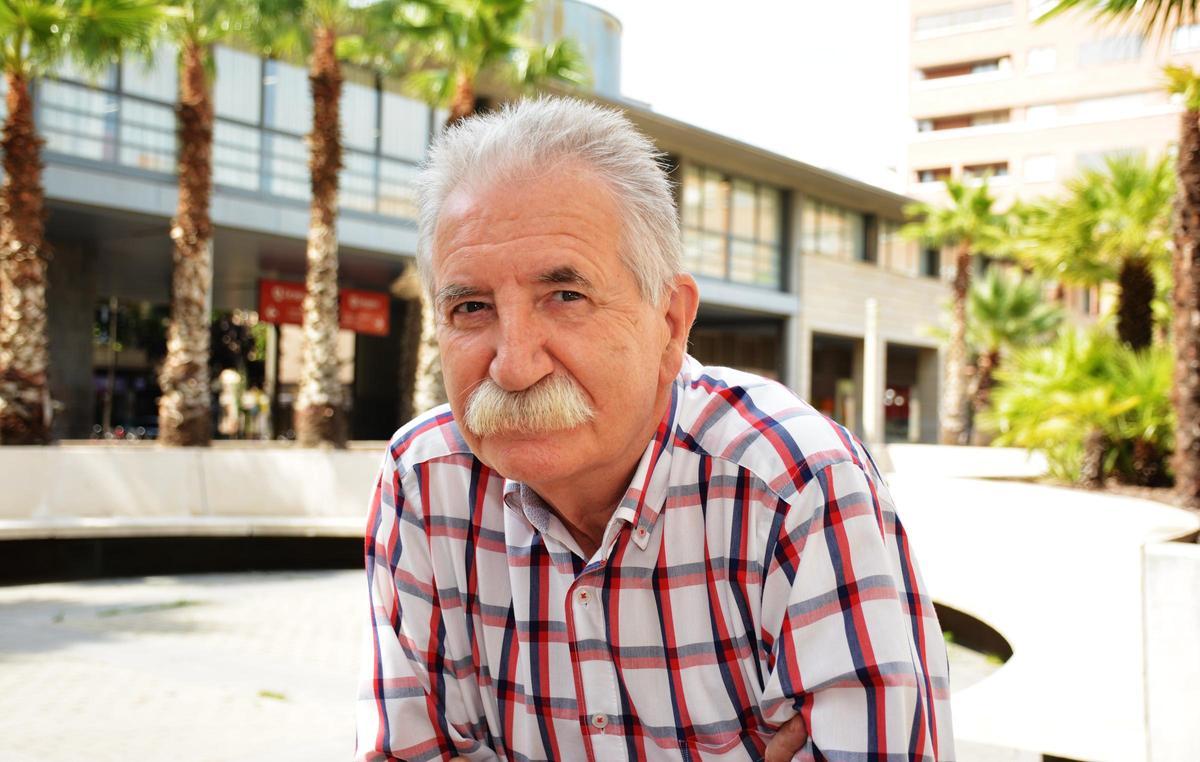 Javier Fernández acaba de publicar la novela histórica 'Años de traición'.