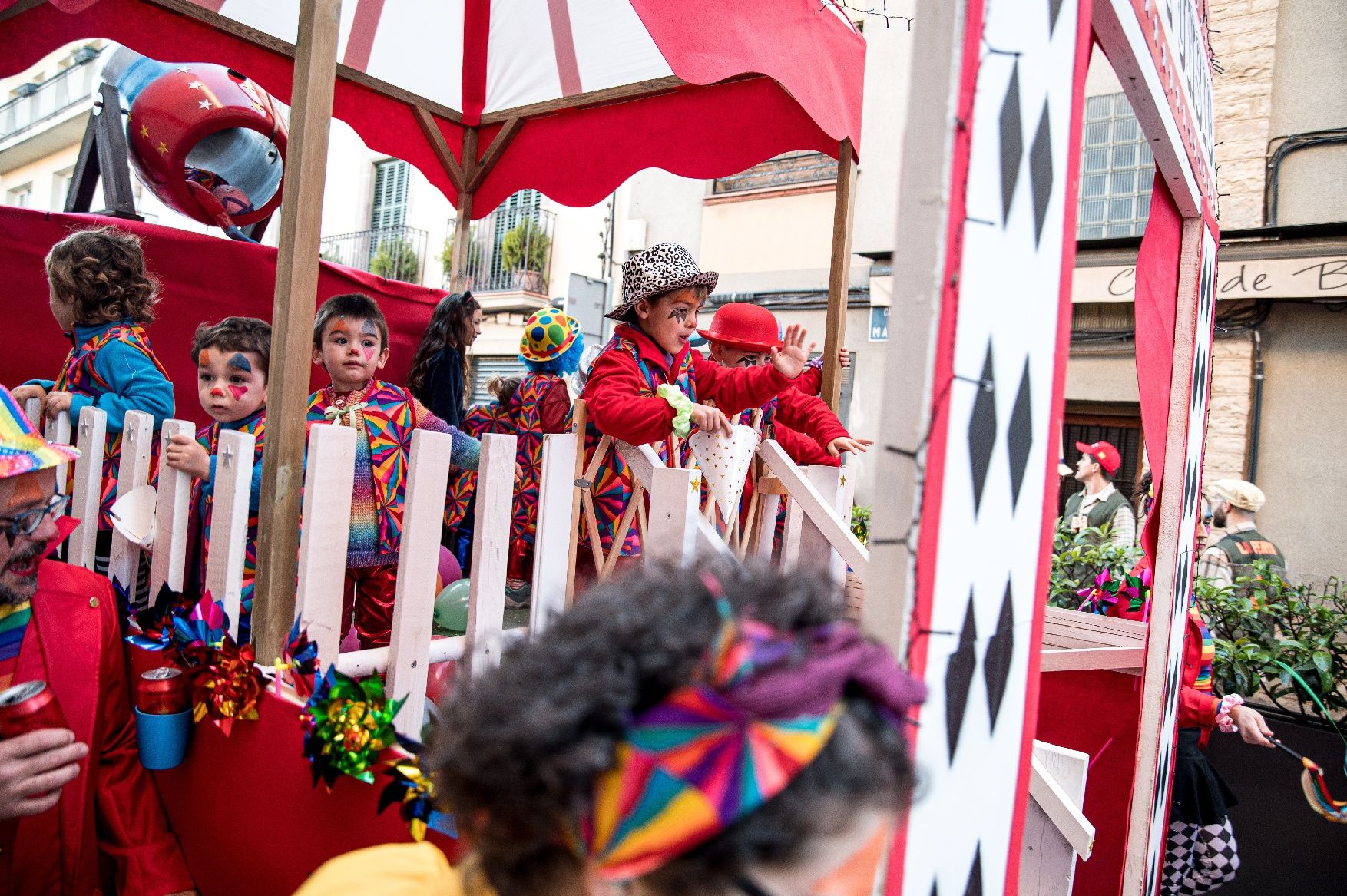 Busca't a les imatges de la rua de carnestoltes d'Avinyó