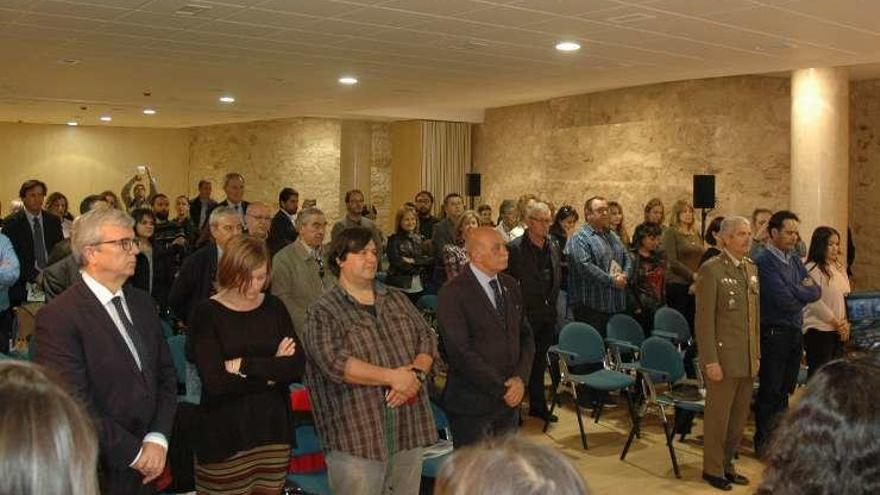 Los participantes en la Jornada de Turismo Sostenible guardaron un minuto de silencio.