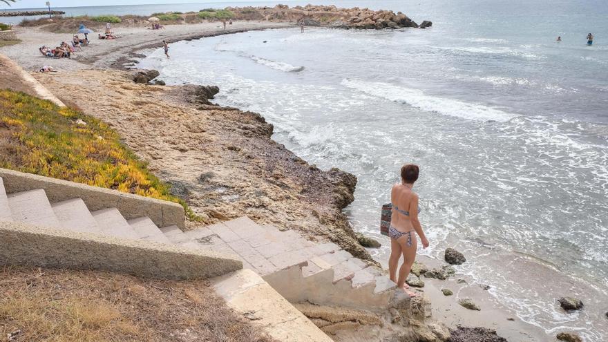 Santa Pola llega a las diez zonas de baño oficiales en las playas