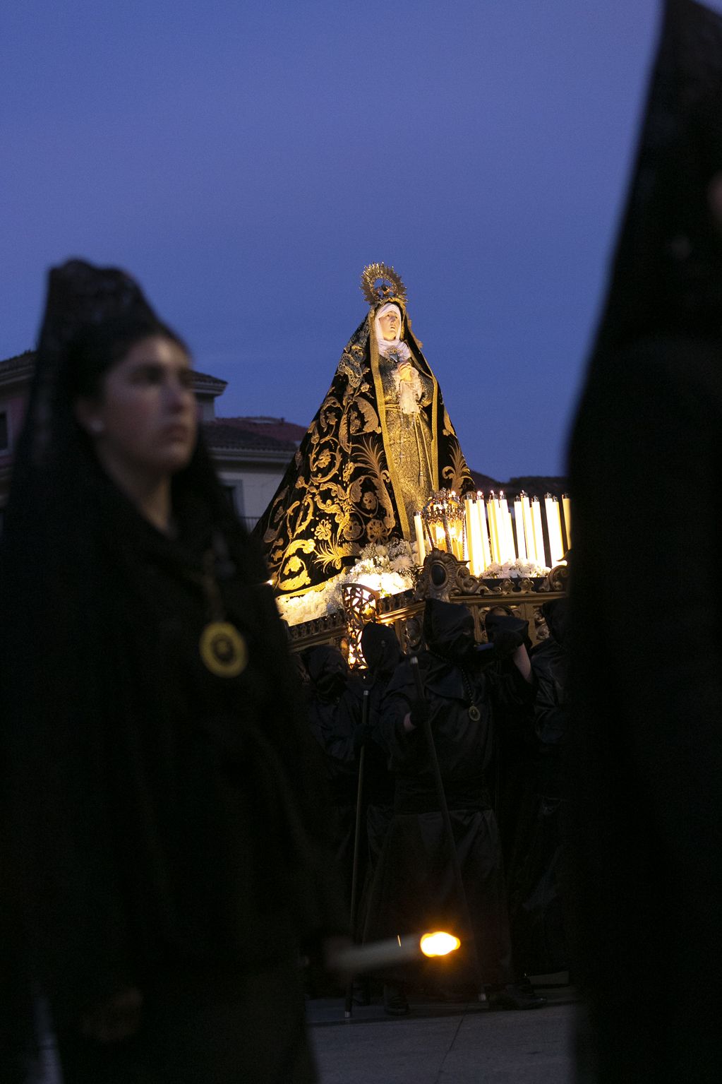 EN IMÁGENES: Así fue la procesión del Encuentro en Avilés