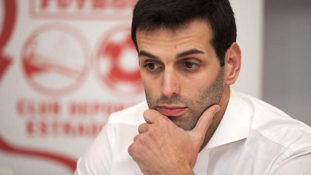 Manuti, en una rueda de prensa en el Novo Municipal. | BERANABÉ/JAVIER LALÍN