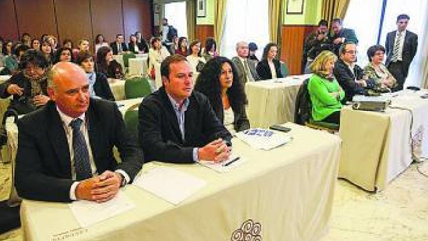 Congreso de termalismo, ayer, en el balneario de Laias.  // I. Osorio