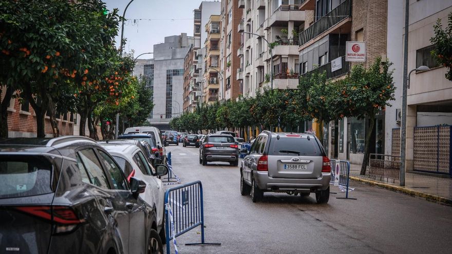 Badajoz retira luces navideñas para que pueda pasar la Cabalgata